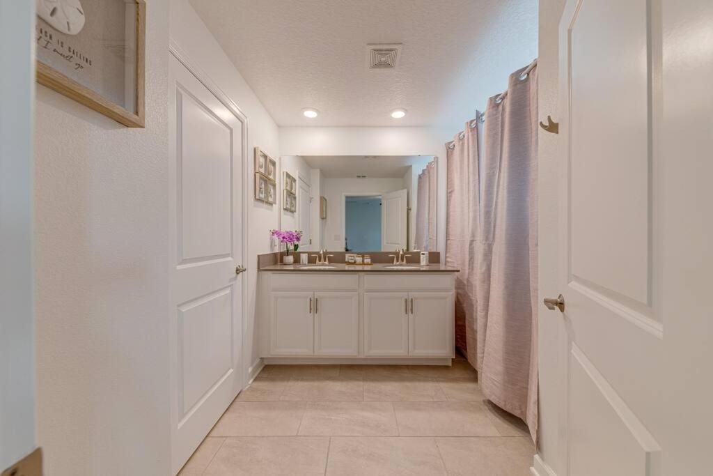 Newly Listed Townhouse Storey Lake, Free Waterpark Кіссіммі Екстер'єр фото