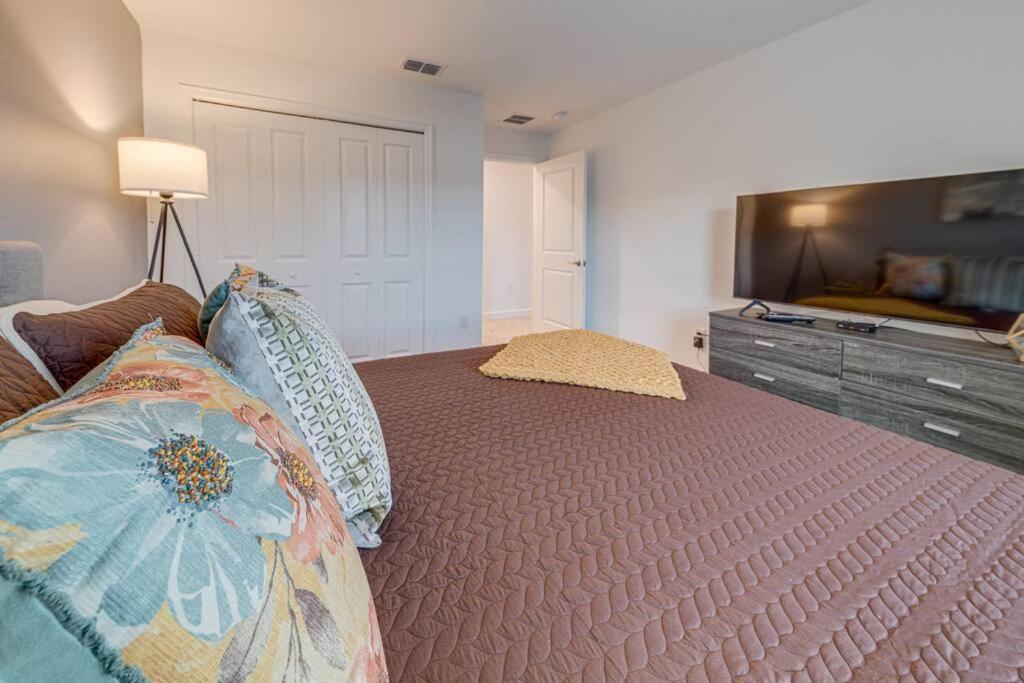 Newly Listed Townhouse Storey Lake, Free Waterpark Кіссіммі Екстер'єр фото