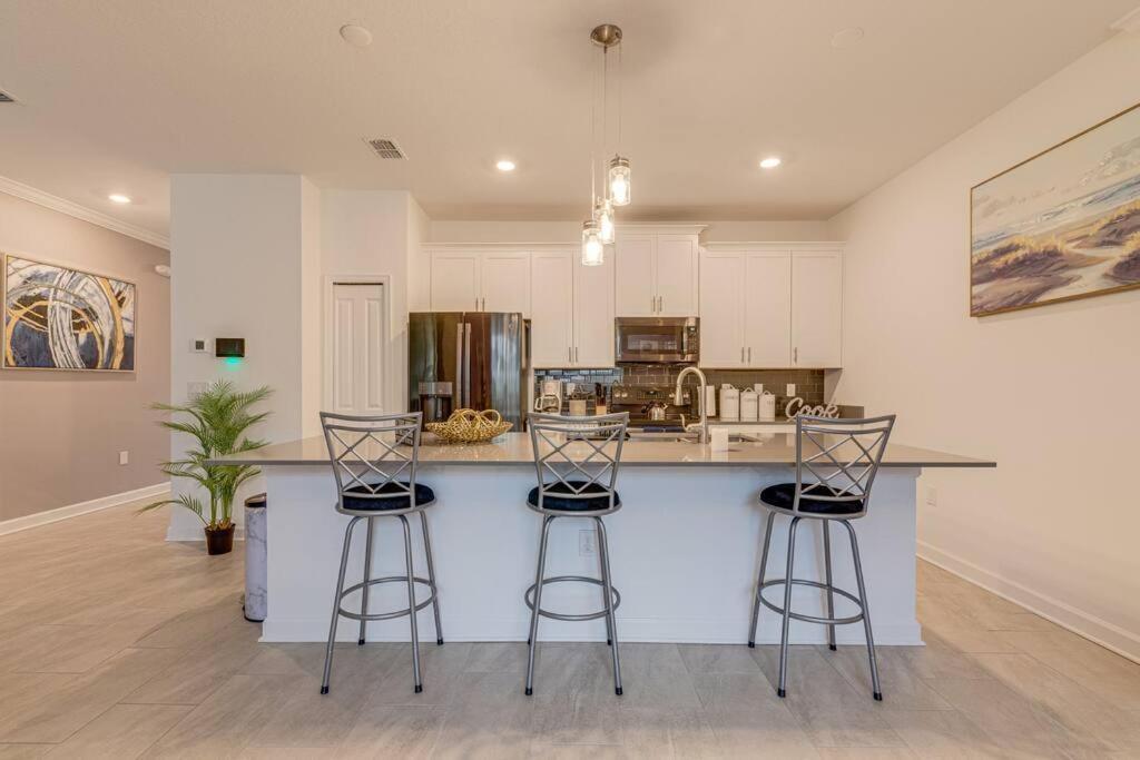 Newly Listed Townhouse Storey Lake, Free Waterpark Кіссіммі Екстер'єр фото