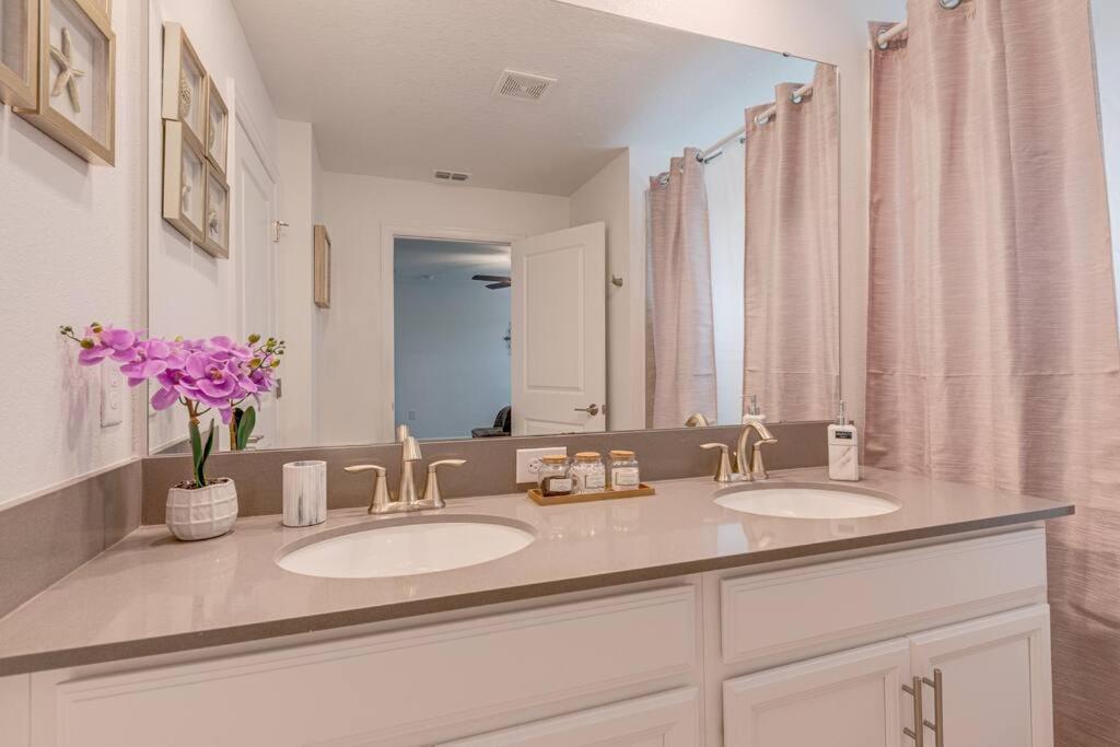 Newly Listed Townhouse Storey Lake, Free Waterpark Кіссіммі Екстер'єр фото
